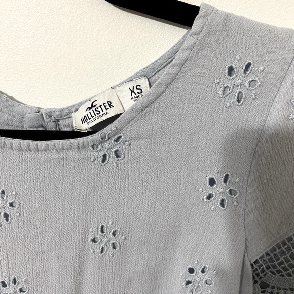 Hollister Button Up Back T-Shirt with Lace and Floral details - Picture 3 of 5